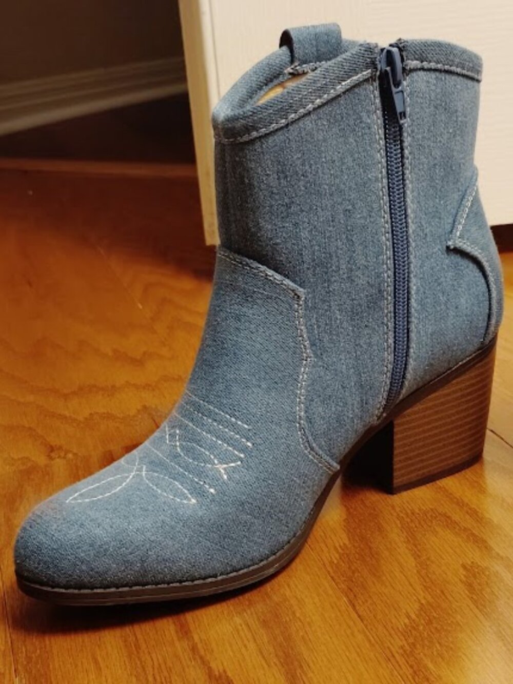 SODA Women's Denim Blue Boots sz 8